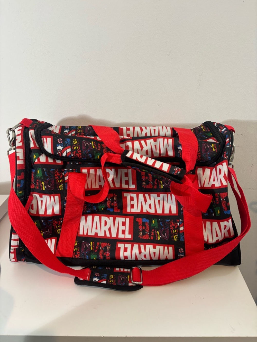 Marvel Red and Black Logo Comic-Print Duffel Bag Vacation Casual